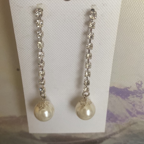 Pearl Drop Earrings - Picture 7 of 8